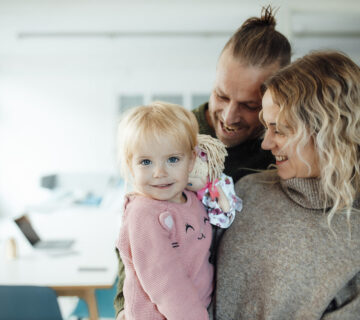 Eltern mit Kind © Westend61 / Gustafsson
