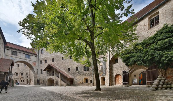 Das Stadtmuseum der Stadt Burghausen befindet sich im ältesten Gebäudeteil der längsten Burg der Welt