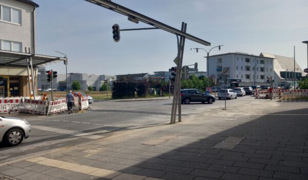 PM 159 Die Kreuzung Robert-Koch-Straße und Badhöringer Straße. Die Bauarbeiten dort dauern länger als ursprünglich geplant
