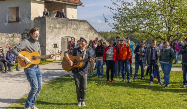 Solokünstler, Duos oder Gruppen – Musik in aller Vielfalt gibt es bei Music for Peace. © Burghauser Touristik GmbH