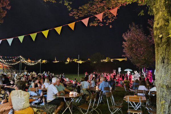 Sommernachtsbiergarten am Bergerhof 2024 mit Burgblick