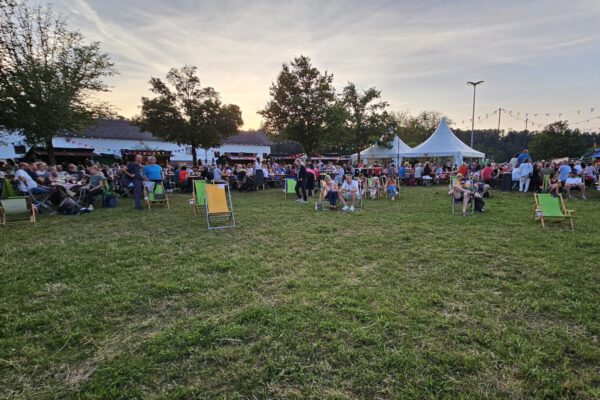 Sommernachtsbiergarten am Bergerhof 2024 mit Burgblick