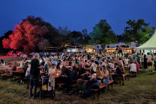 Sommernachtsbiergarten am Bergerhof 2024 mit Burgblick