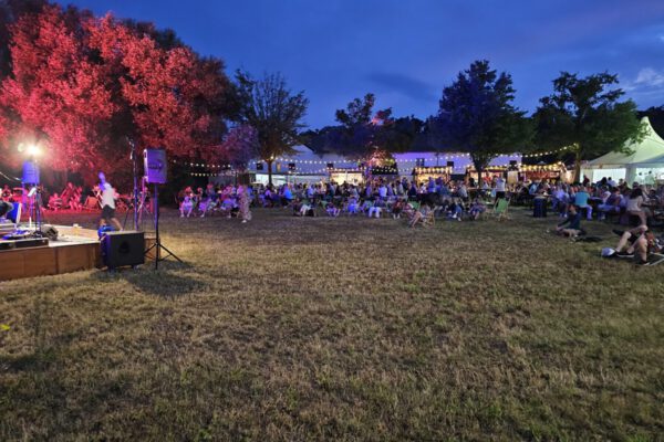 Sommernachtsbiergarten am Bergerhof 2024 mit Burgblick