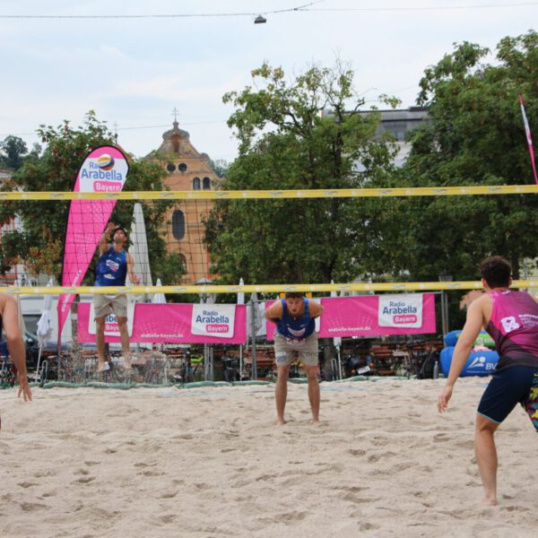 Am Beachvolleyballplatz - Foto: Katrin Schlösser