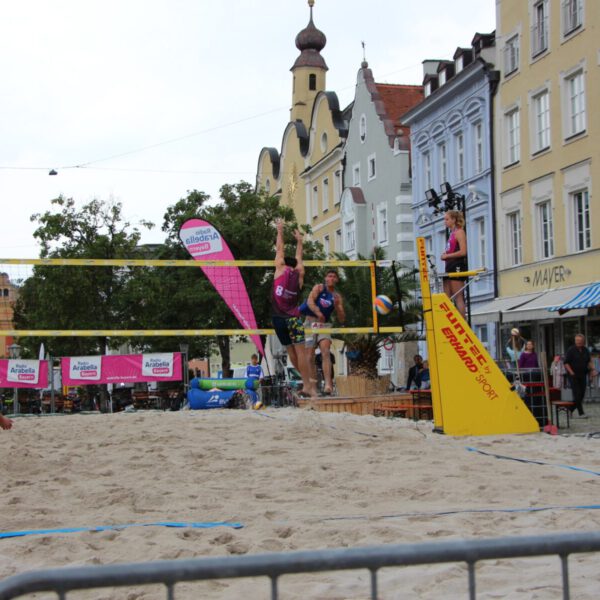 Beachvolleyball am Stadtplatz - Foto: Katrin Schlösser