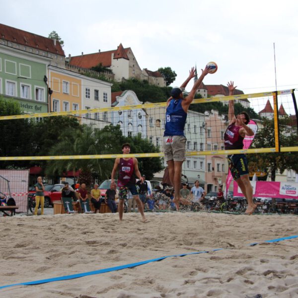 Beachvolleyball am Stadtplatz - Foto: Katrin Schlösser