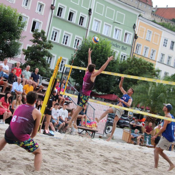 Beachvolleyball am Stadtplatz - Foto: Katrin Schlösser