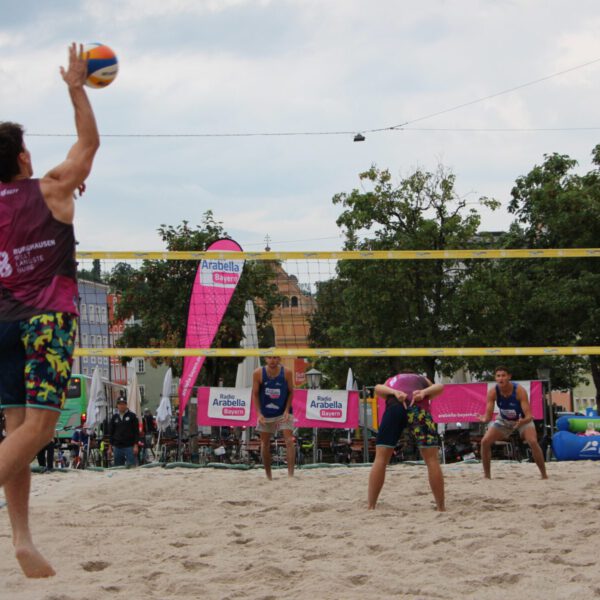 Beachvolleyball am Stadtplatz - Foto: Katrin Schlösser