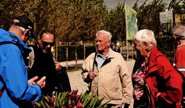 Eine Gruppe aus Mitarbeitenden des Umweltamts, Patengärtnern, Weinbauern und Stadtgärtnern besuchten am vergangenen Dienstag die Landesgartenschau in Kirchheim bei München. © Harald Rauter