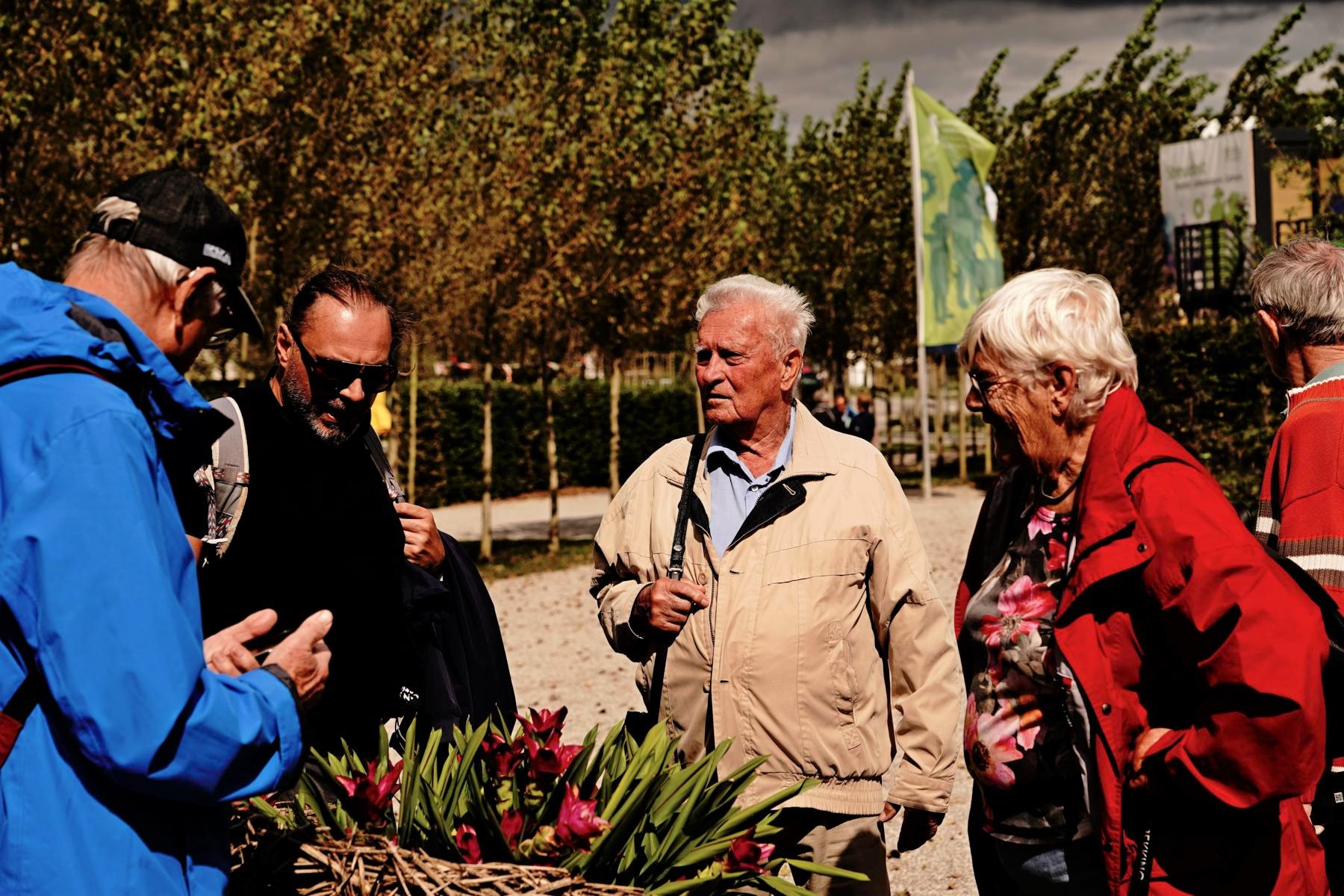 Eine Gruppe aus Mitarbeitenden des Umweltamts, Patengärtnern, Weinbauern und Stadtgärtnern besuchten am vergangenen Dienstag die Landesgartenschau in Kirchheim bei München. © Harald Rauter