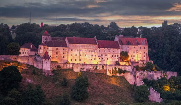 Hauptburg am Abend vom Bergerhof aus © Hans Mitterer