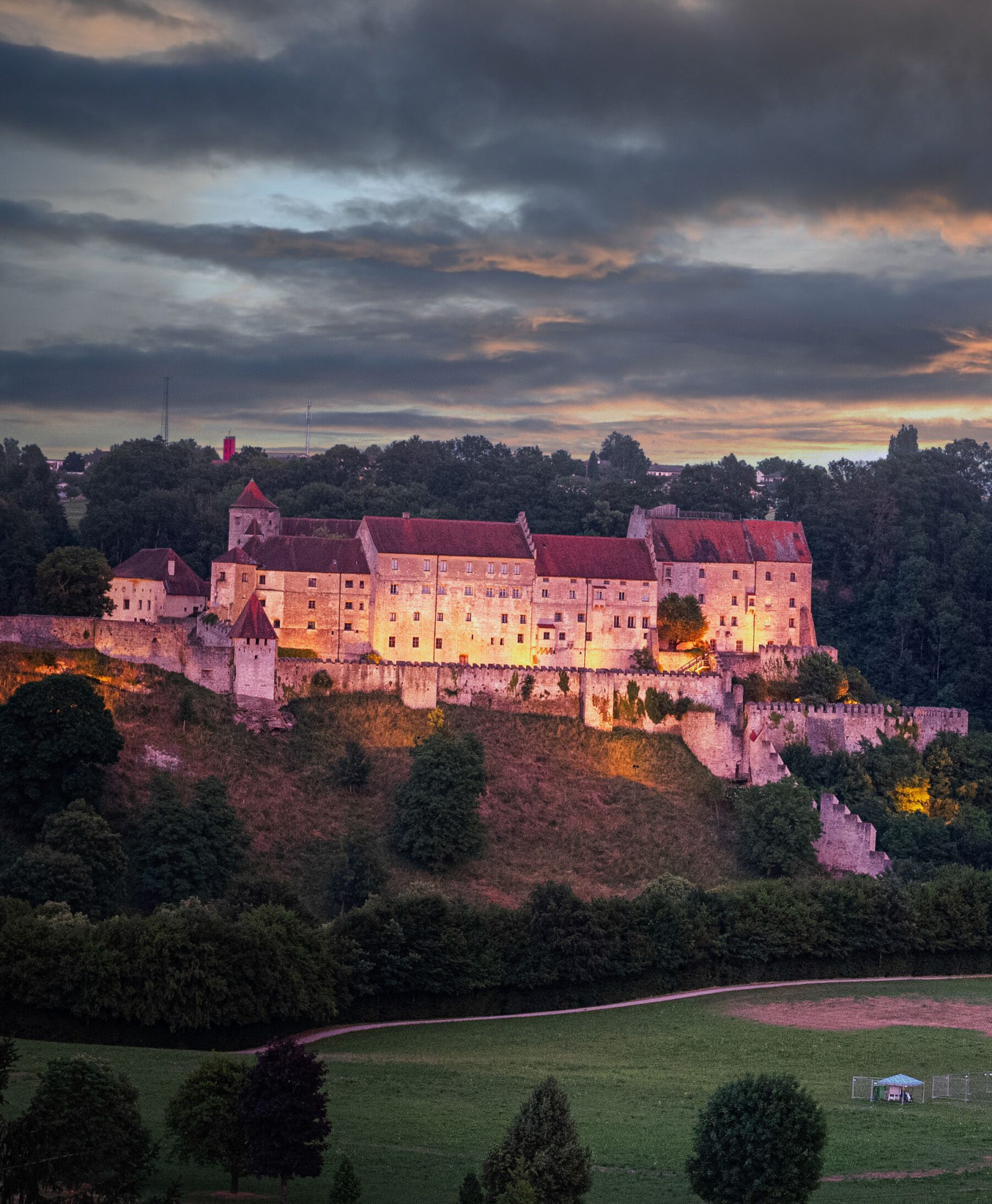 Hauptburg am Abend vom Bergerhof aus © Hans Mitterer