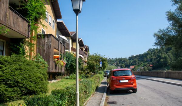 Die Salzlände im Bereich zwischen Jugendherberge und Schöpfwerk bekommt eine zeitgemäße Beleuchtung. Fotocredit: Stadt Burghausen / köx