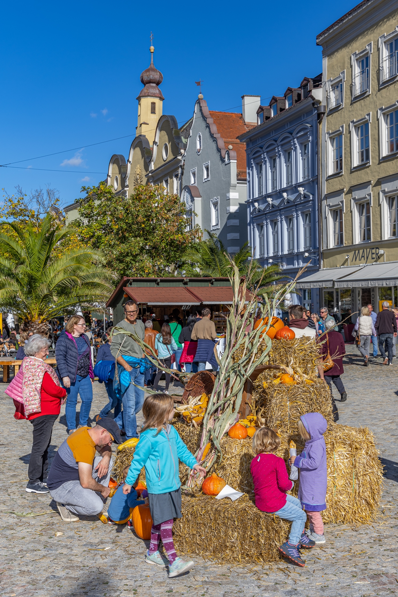 Der beliebte Gallimarkt lädt am Sonntag, 27. Oktober, zu einem Besuch in die Altstadt. Fotocredit: Burghauser Touristik GmbH