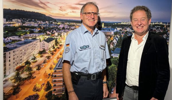 Zugführer Christian Söhn stellte sich Mitte Oktober bei Burghausens Erstem Bürgermeister Florian Schneider vor. Fotocredit: Stadt Burghausen/sast