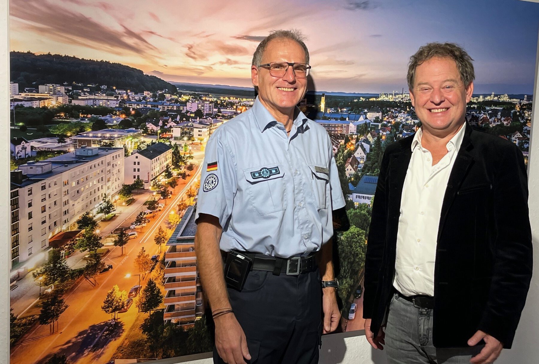 Zugführer Christian Söhn stellte sich Mitte Oktober bei Burghausens Erstem Bürgermeister Florian Schneider vor. Fotocredit: Stadt Burghausen/sast