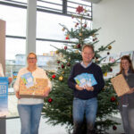 Fotocredit: Erster Bürgermeister Florian Schneider mit dem Team des Bürgerhauses Elena Wagenhofer (v.r.), Leiterin Magdalena Weber, Nancy Stanke und stellv. Leiterin der Stadtbibliothek Lisa Kost. Stadt Burghausen / köx